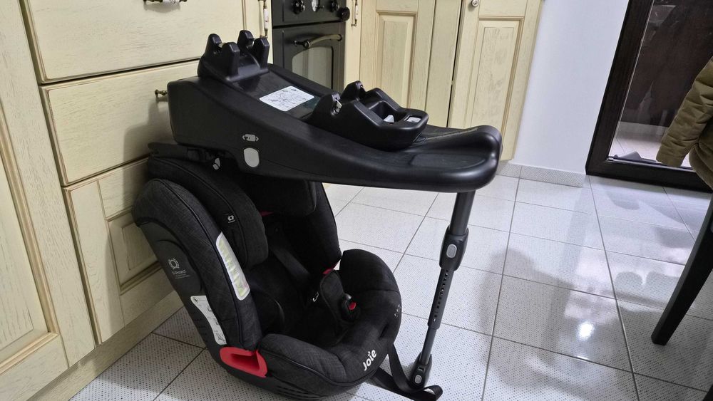Scaun copil Joie cu baza isofix 0-25 Kg