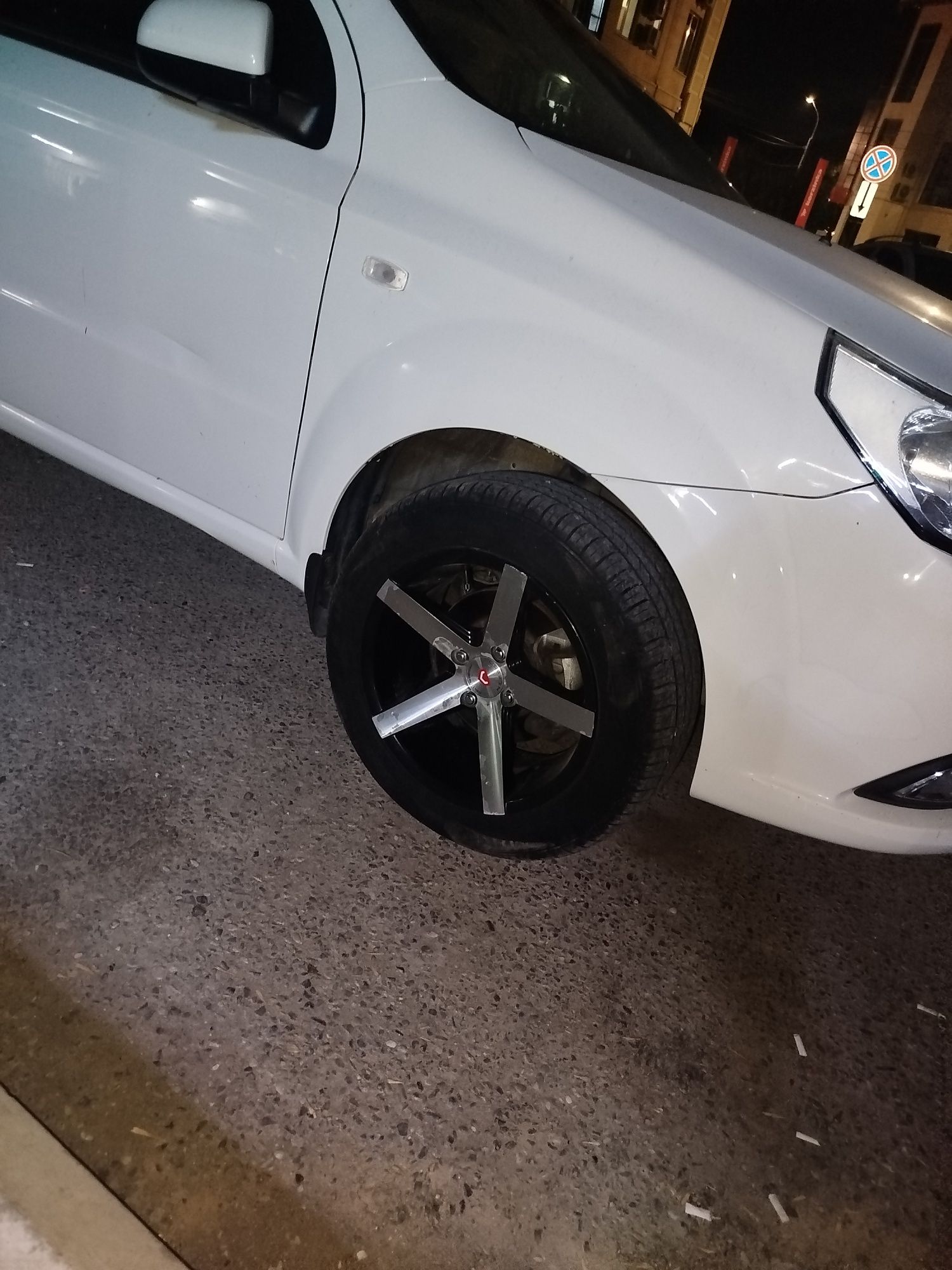Vossen diska sotiladi