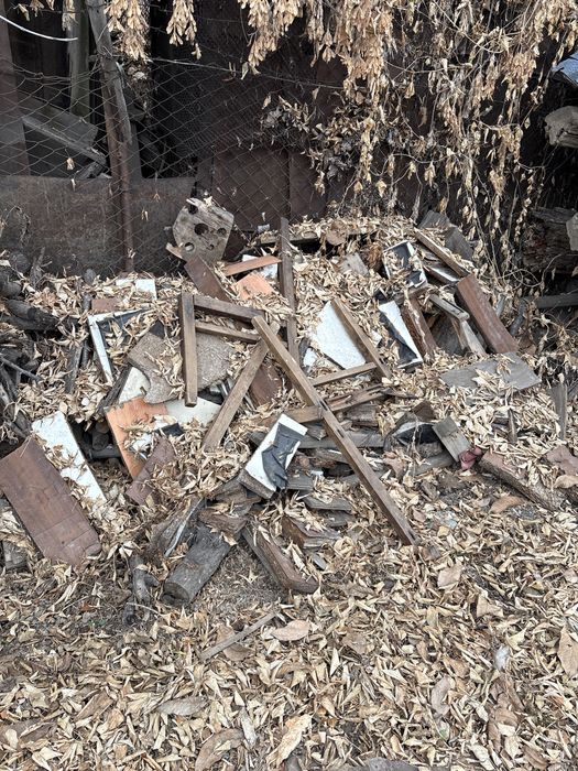 Ағаш отындыққа тегін берем