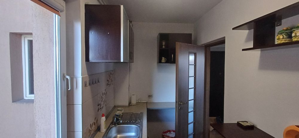 Inchiriez garsoniera decomandata zona Sos. Salaj