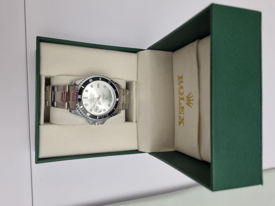 Продам мужские часы