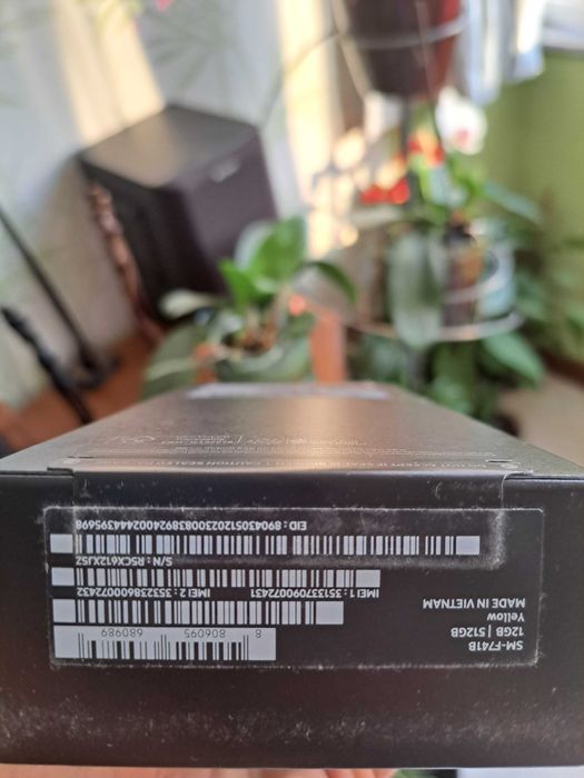 Samsung Galaxy Z Flip 6 Olympic Gold Limited Edition - За Колекционери