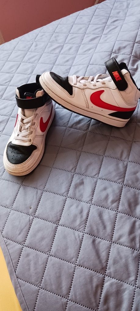 Маратонки Nike!!!