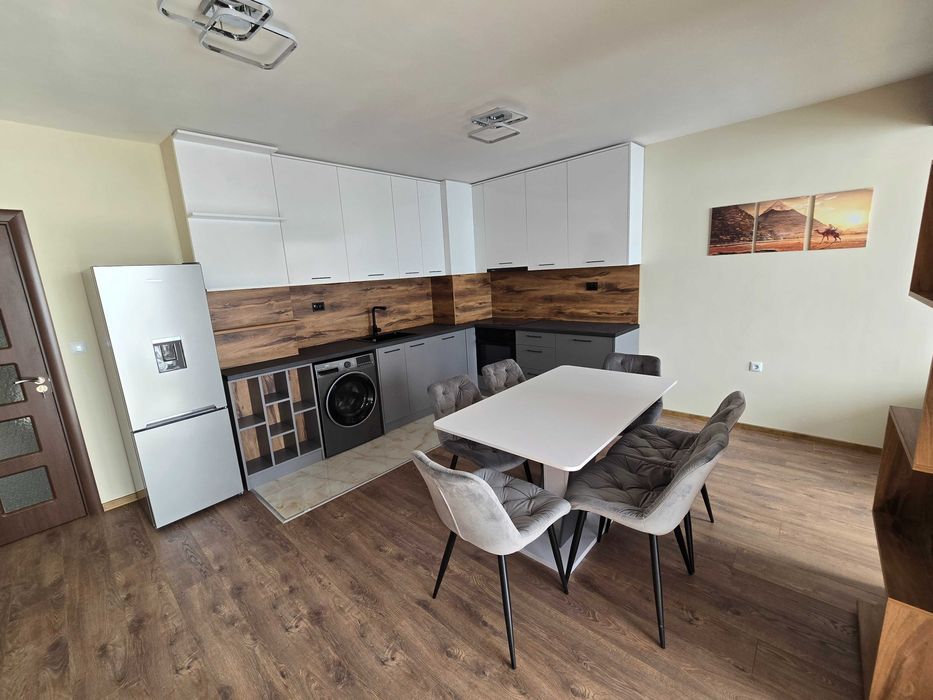 Частно лице продава нов тристаен апартамент