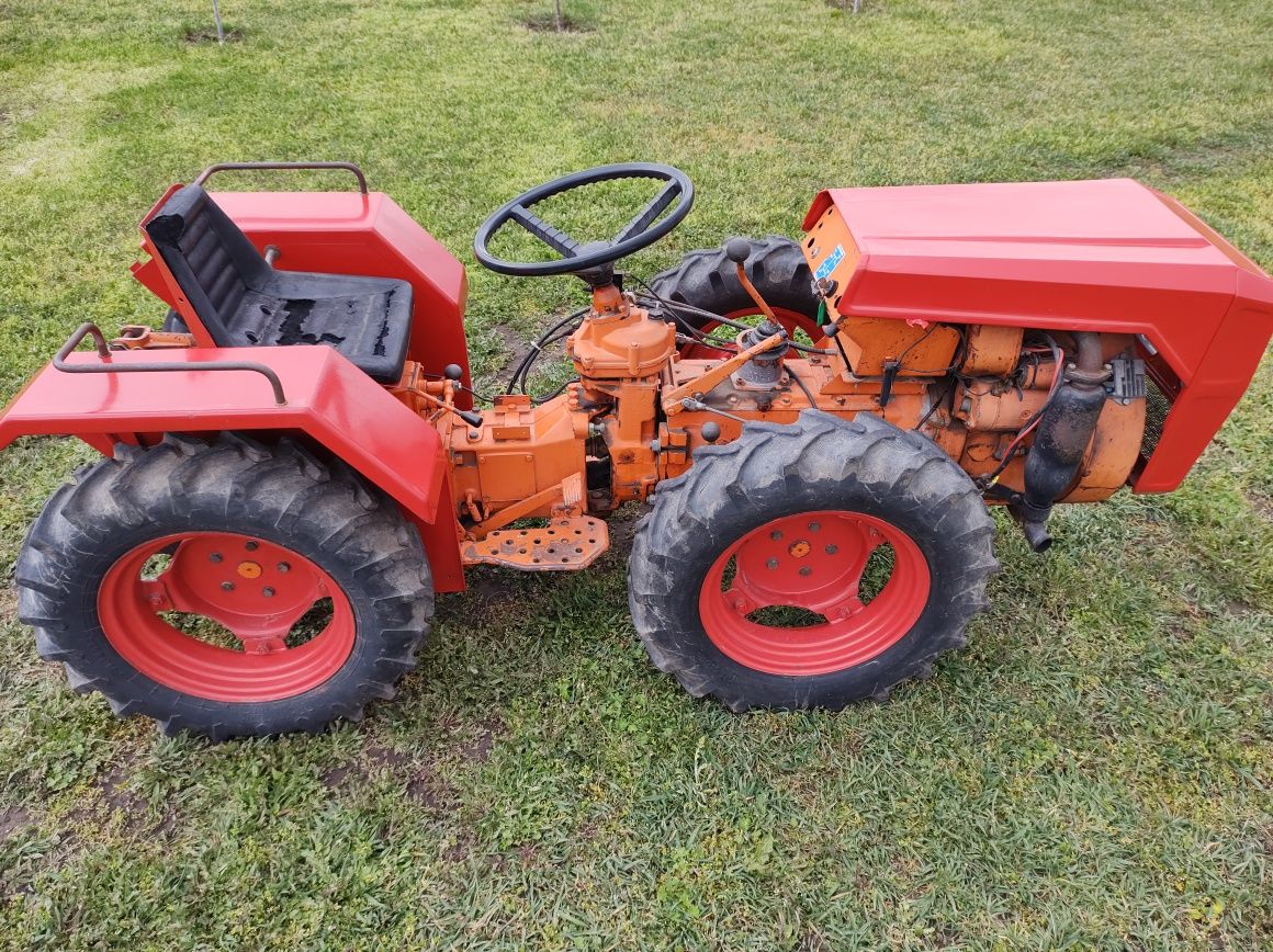 Tractoraș articulat