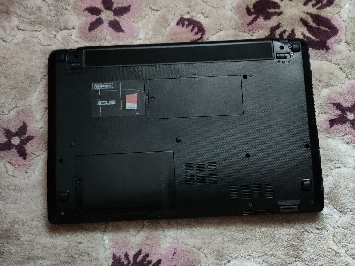 Laptop Asus amd e2, 4 ram, HDD 250gb