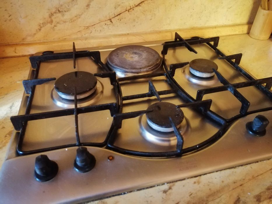 Плот за вграждане газ и ток