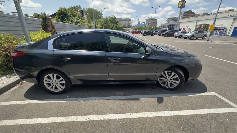 Urgent ! Renault Latitude 2012 2.0Dci
