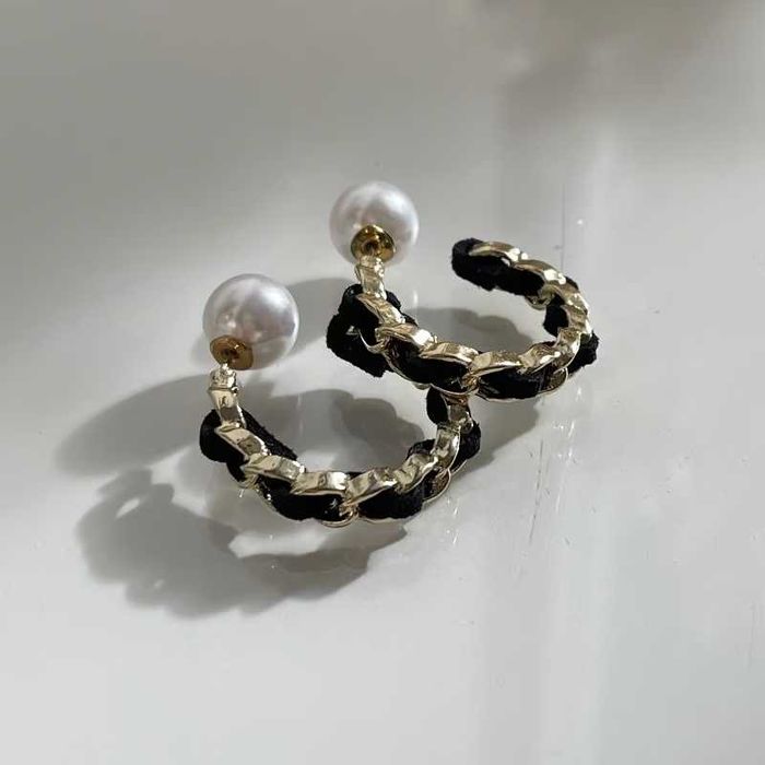 Chanel оригинални обеци с перла