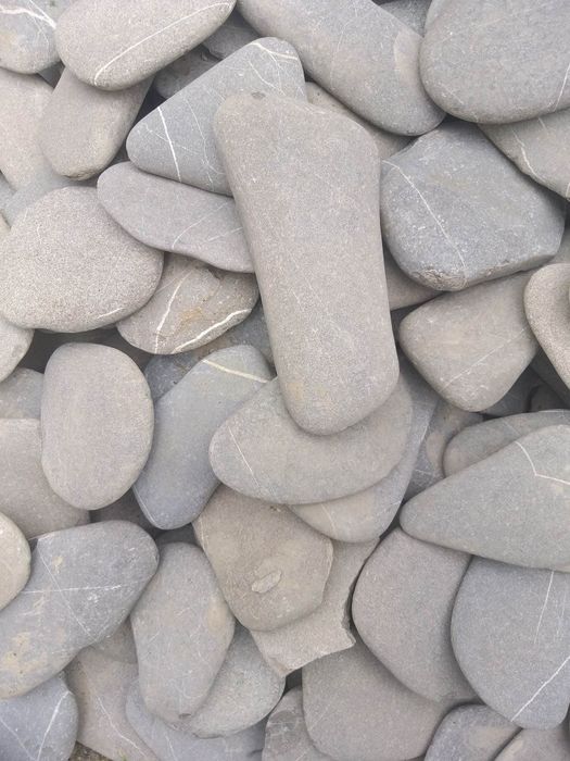 Vând și montez piatra de Rau