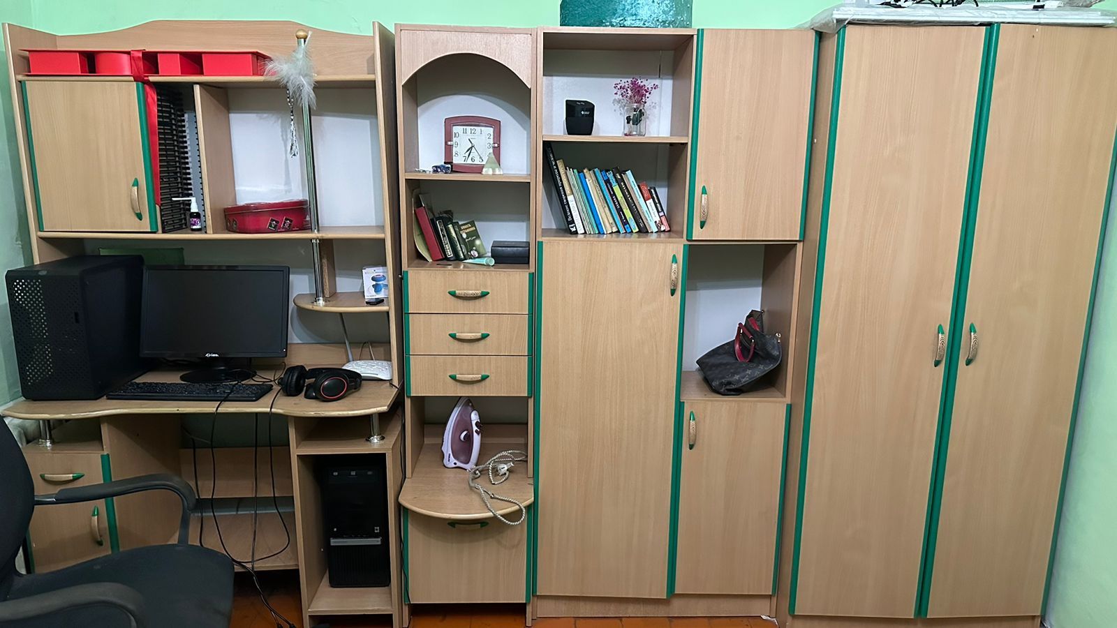 продаю подрлстковую комнпьк