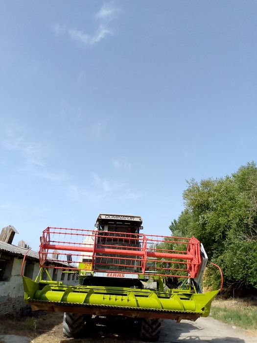 Claas daminator 130