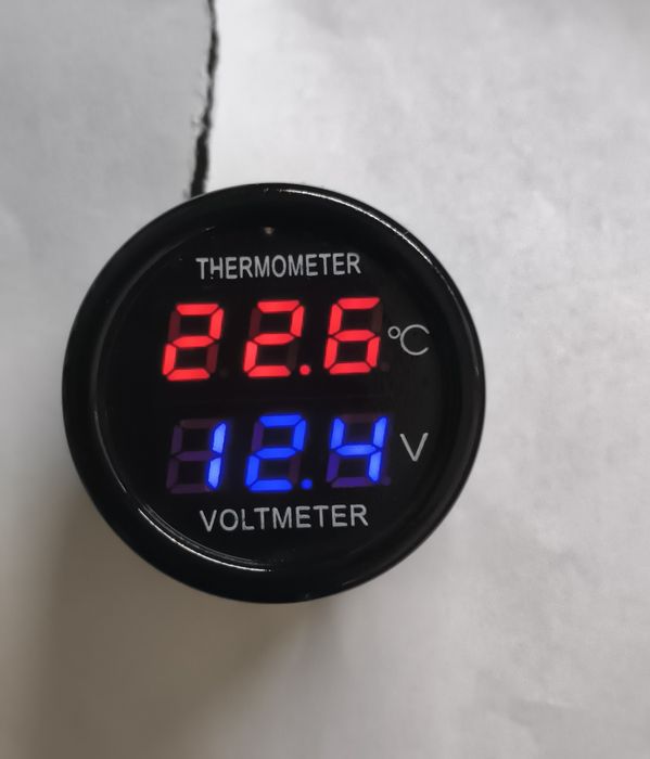 Monitorizare baterie si termometru