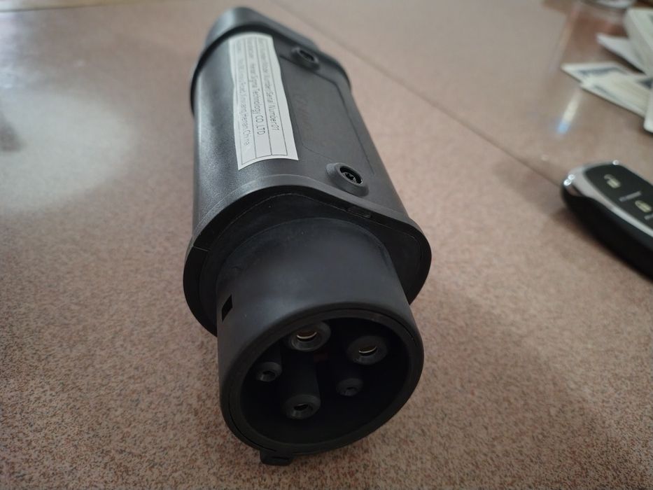 НОВ Адаптер Type 2 към Type 1 за Електрически/Хибридни автомобили