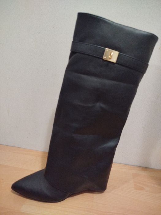 Дамски ботуши ток