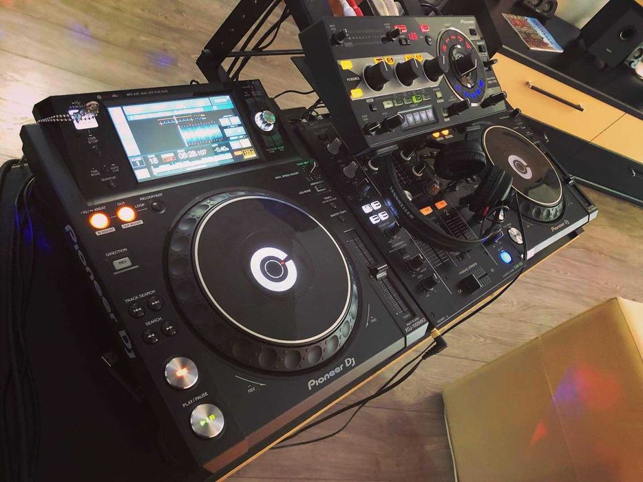 Inchiriez Setup DJ - Playere + mixer - 600 Lei/Eveniment