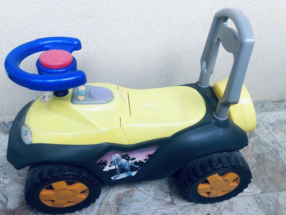 Детска кола за бутане с крачета