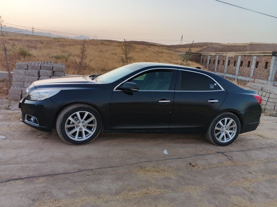Malibu 1 sotiladi 8500