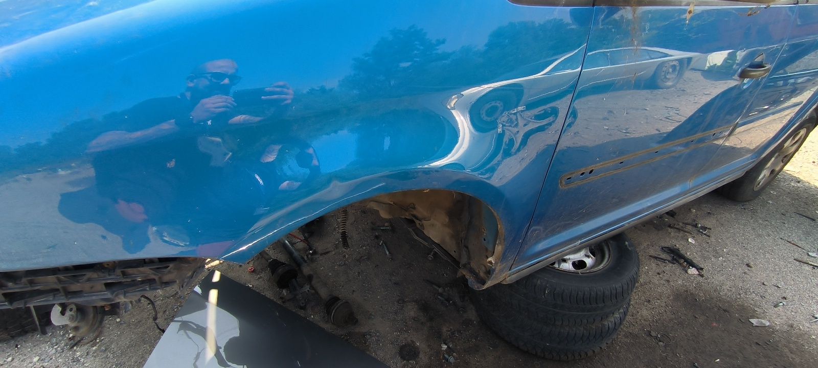 Продавам едрогабаритни части за vw Touran 2005г