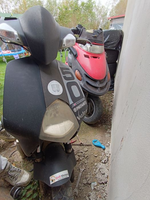 Vând 2 scutere Explorer Kallio 50cc și Kymko dink 150cc