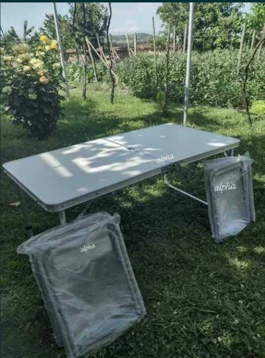 Промоци Нови 4 цвята Сгъваема маса с 4 стола и отвор за чадър 120x60см