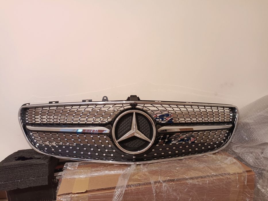 Решетка радиатора Мерседес w218 c218 cls