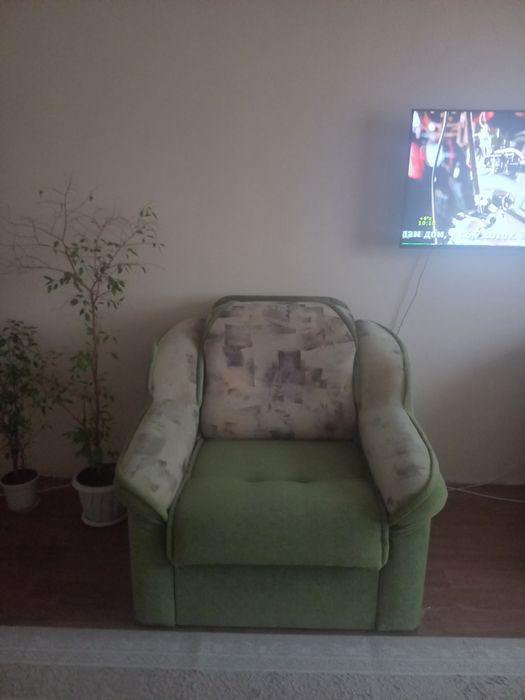 Продаётся диван и два красла