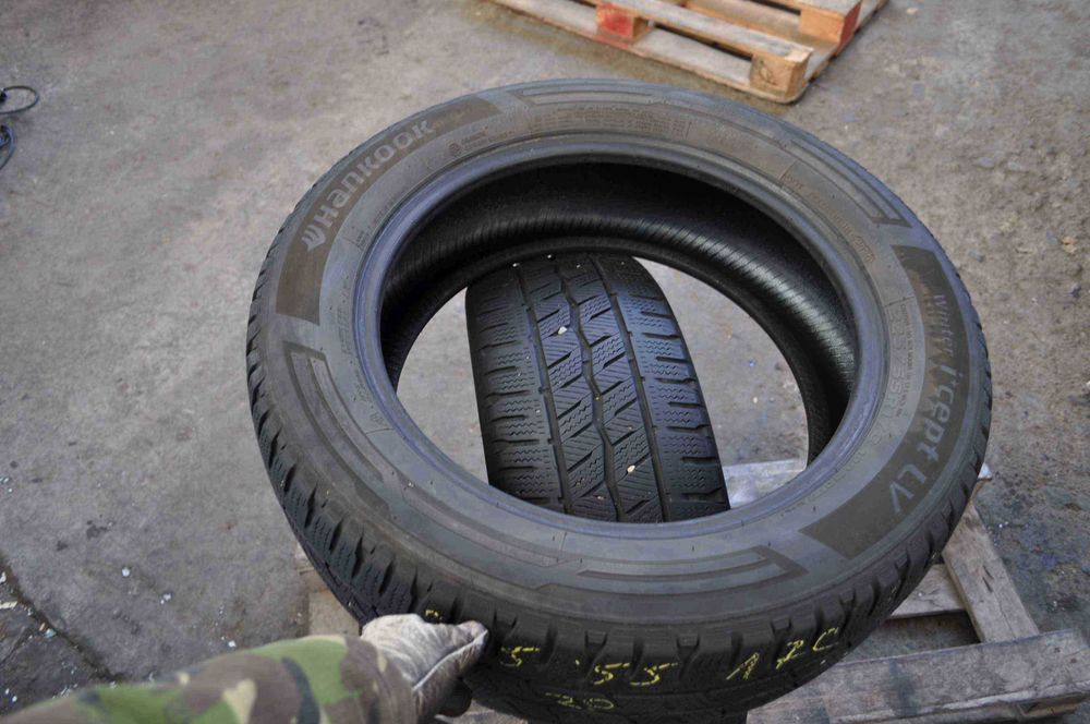 SET 2 Anvelope Iarna 225/55 R17C HANKOOK Winter Icept LV 109/107R