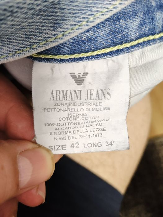 Blugi Armani pentru barbati