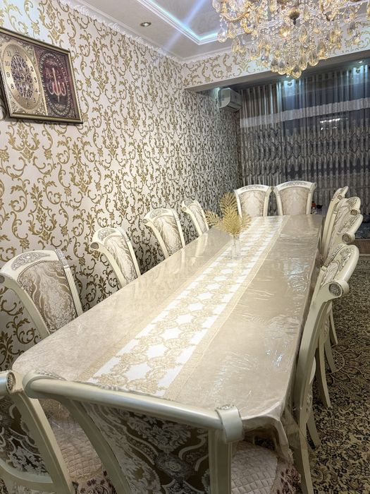 Стол стулья на 12 персон