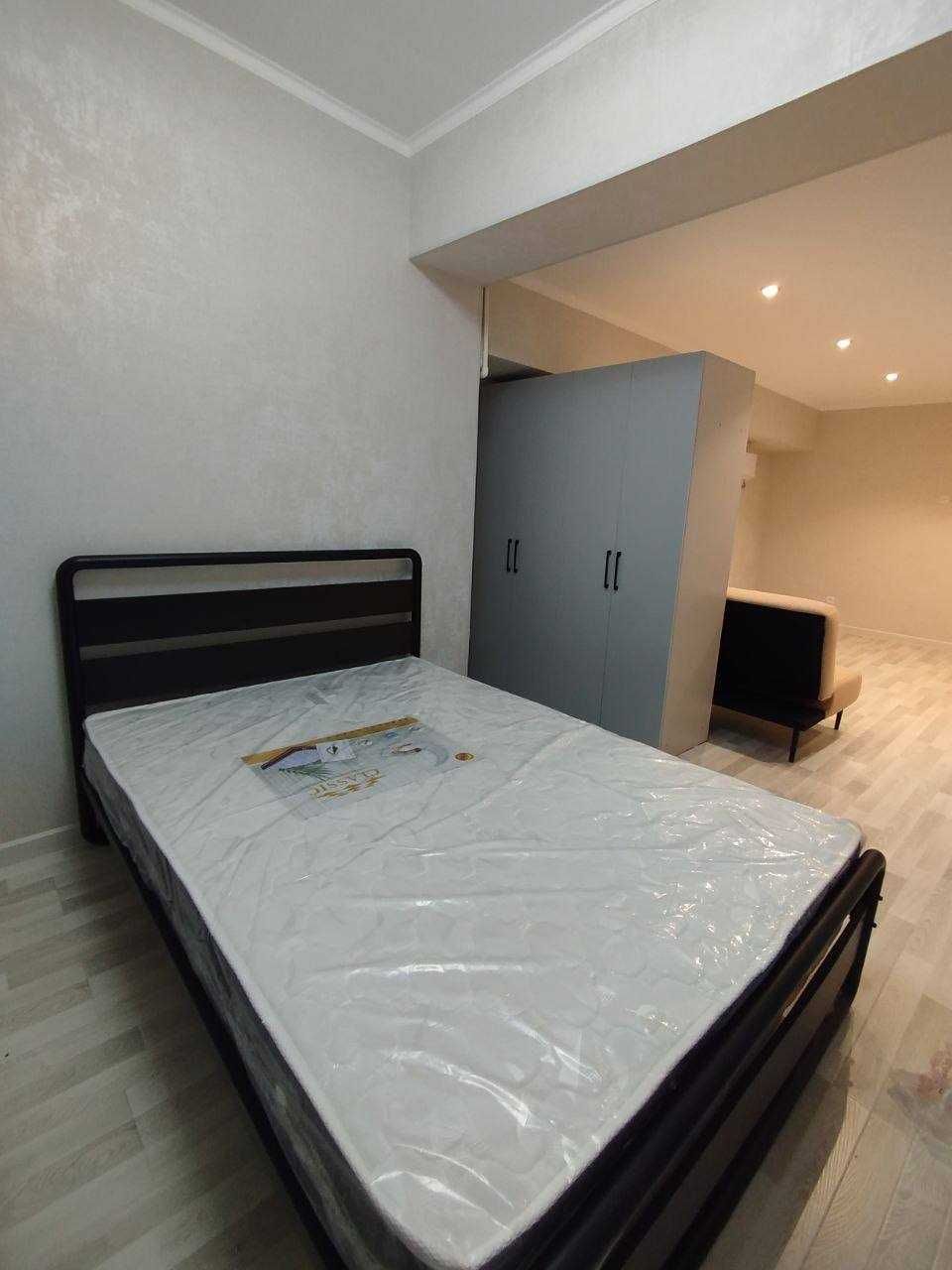 Ц-6 м.Минор Казахстан 1(2)-комн 2/4 45 м² кирпич евроремонт меб/тех