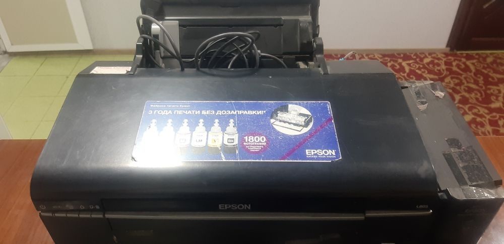 Rangli L805 va L800 printr sotiladi