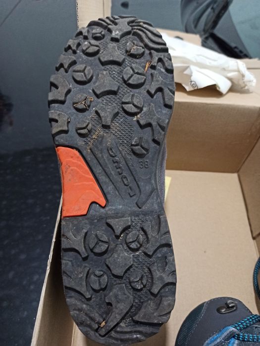 Детски младежки дамски туристически обувки Lowa Gore tex 38 номер