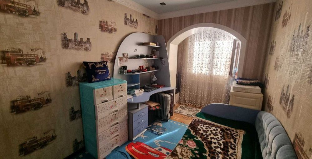 Yunsobod 18 kv 77 seriy gishtli dom 4/4/4/84 kv 2*6 balkon srochniy