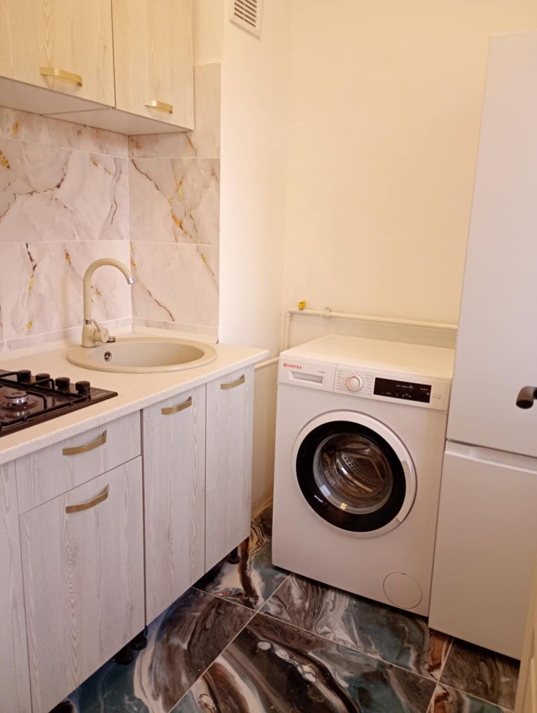 Închiriez apartament 2 cam Mănăștur,langa Mc DONALD'S 450 e