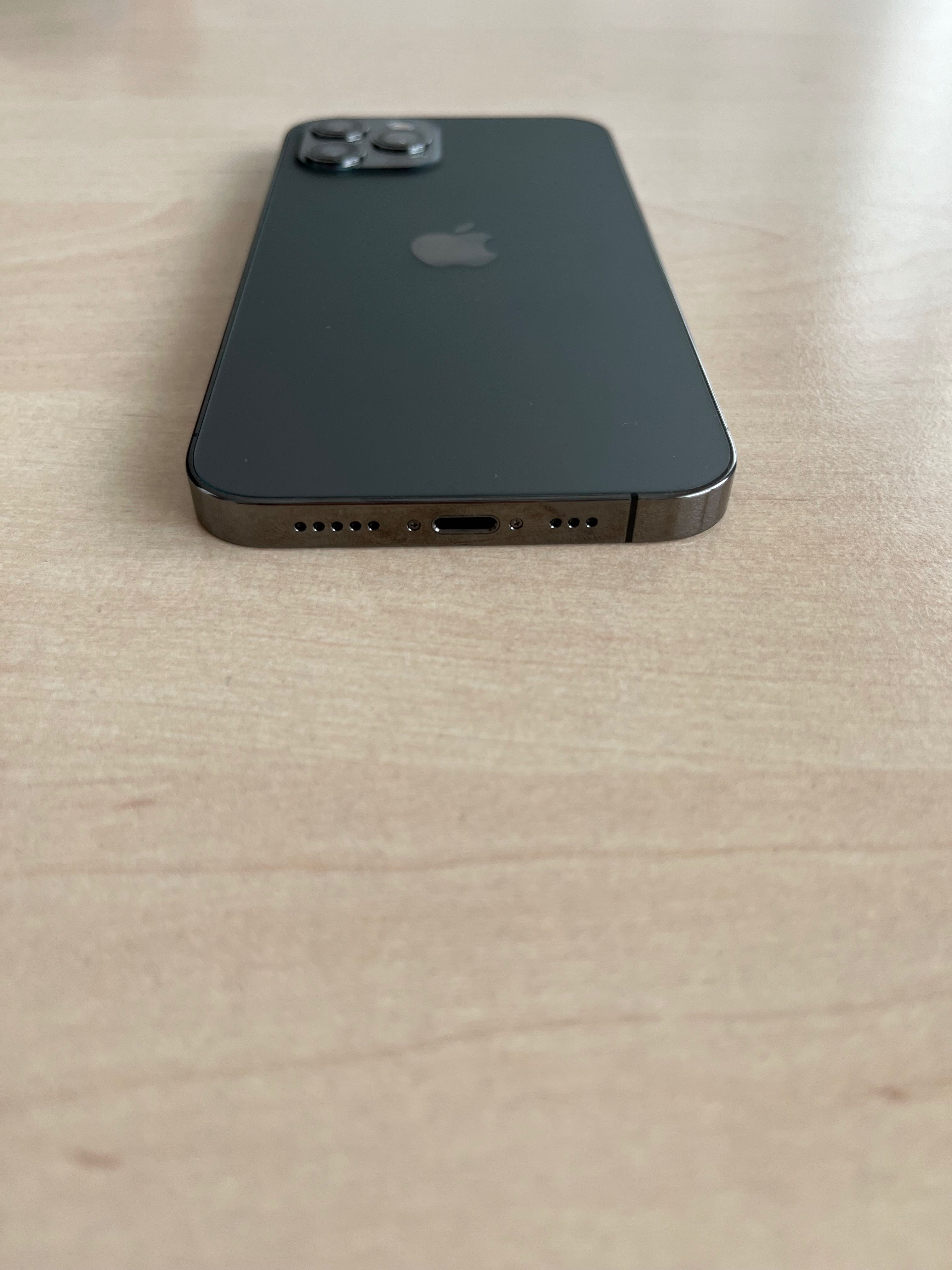 iPhone 12 Pro - заключен, за части