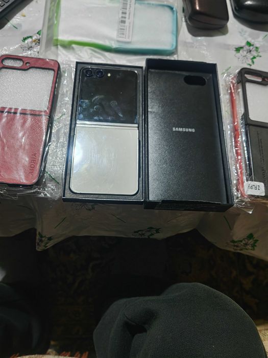 Самсунг Флип 5z запазен