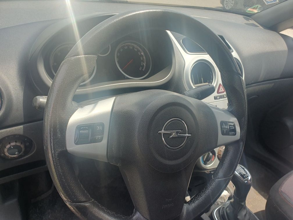 Dezmembrez Opel corsa 1.7 diesel