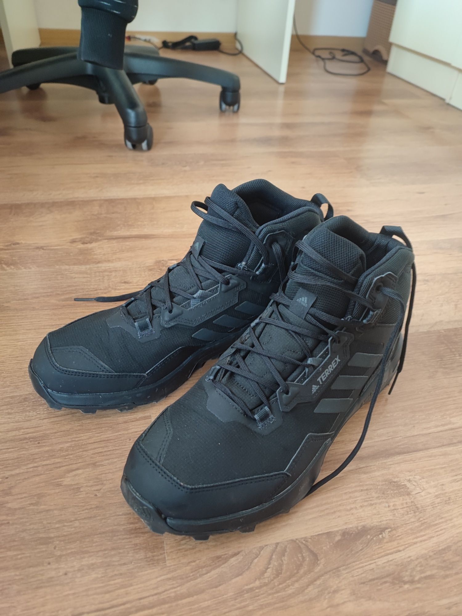Adidas terrex ax4 mid gore-tex