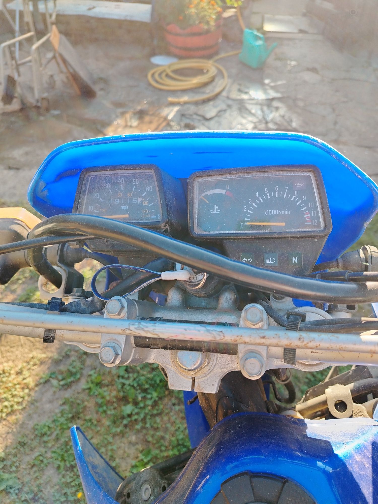 Yamaha dt 125.      .