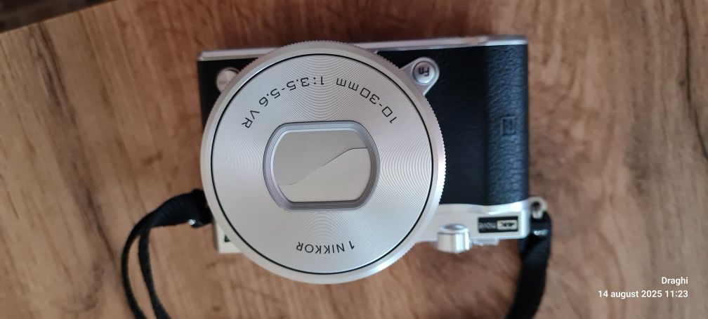 Aparat foto Nikon 1 J5