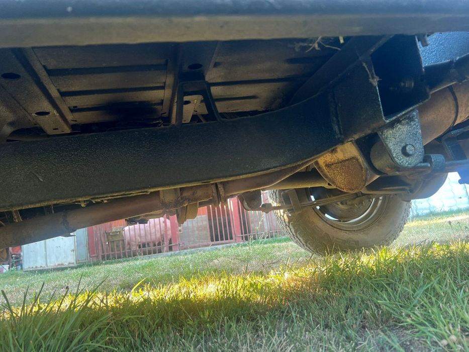 Vând Suzuki samurai