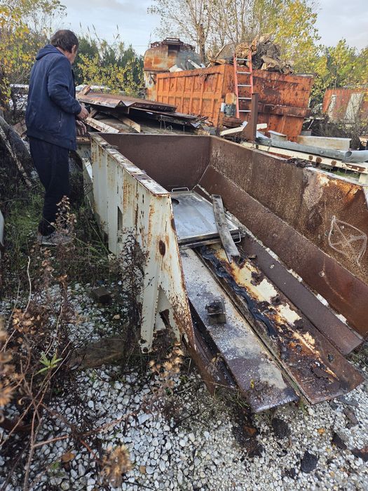 Buncar alimentare cu alimentator vibrant pt stati de sortare