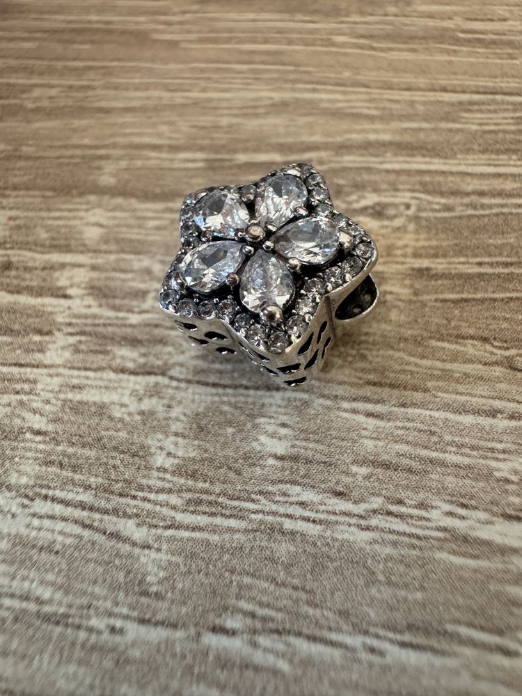 Pandora silver charm / Пандора талисман цвете с кристали -s925
