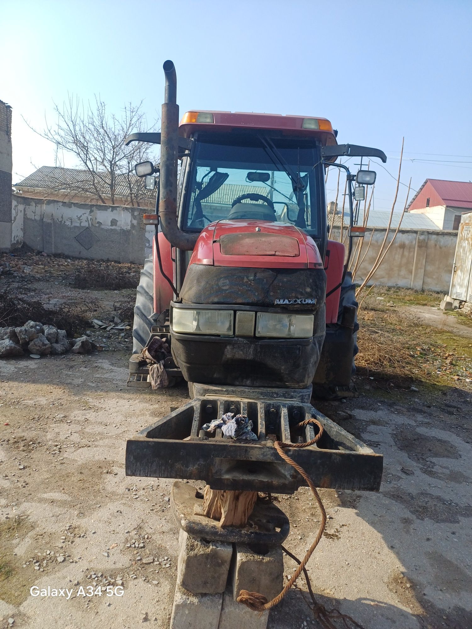 Traktor MXM140 Sotiladi.    Faqag oladiganlar tel qilsin