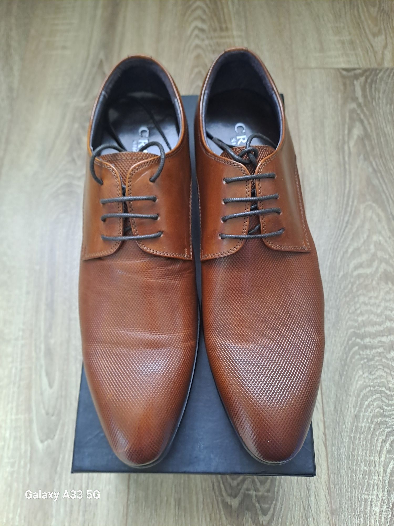 Noi! Vand pantofi din piele pentru bărbați, brand Creev.