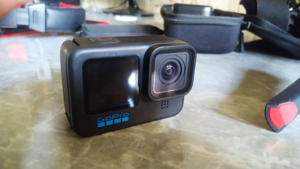 Go Pro 10 Black Hero срочно продается, есть дефект, качество до 5.3к