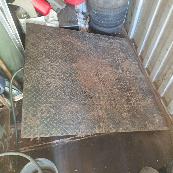 Електронна везна 1.50см на 1.50см до 3 тона