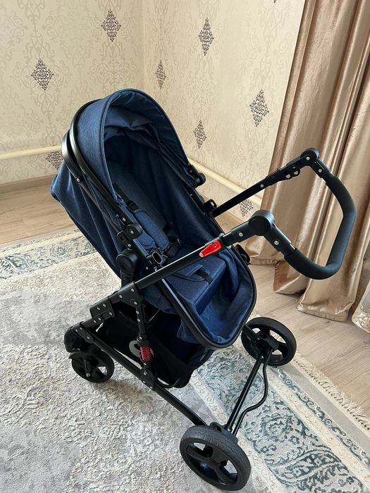 Коляска для малышей