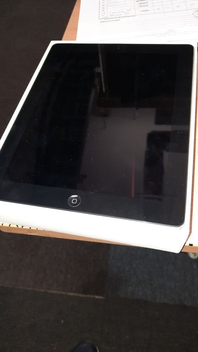 Tablete  lenovo și iPad